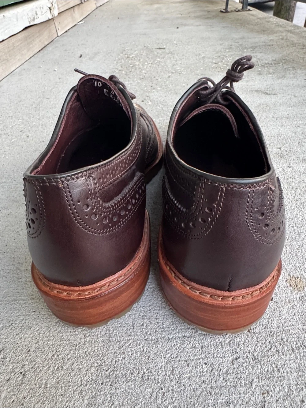 LIKE NEW Allen Edmonds McTavish Brown Leather Wingtip Brogues 10D